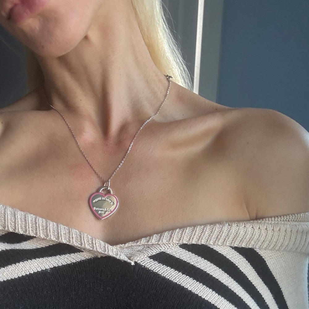 Authentic Tiffany & Co. Large 37mm Silver Heart Charm, pink enamel - Picture 5 of 14